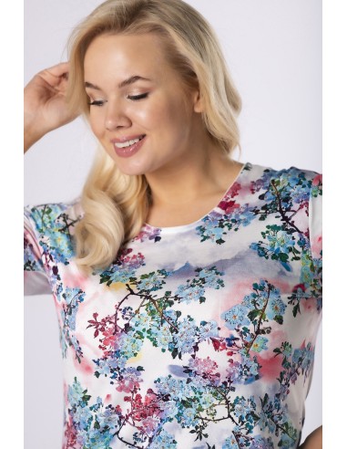 Plus Size T-Shirt with Floral Pattern