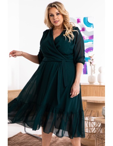 Elegant dress in comfortable sizes flared in chiffon with V-neck