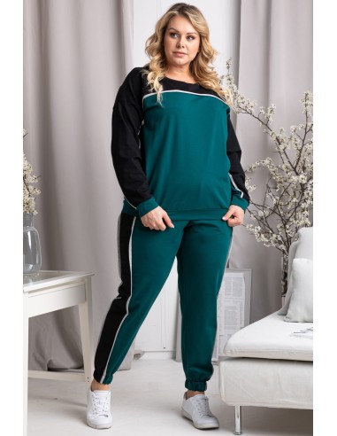 Two-piece suit comfortable sizes with sweatshirt and trousers