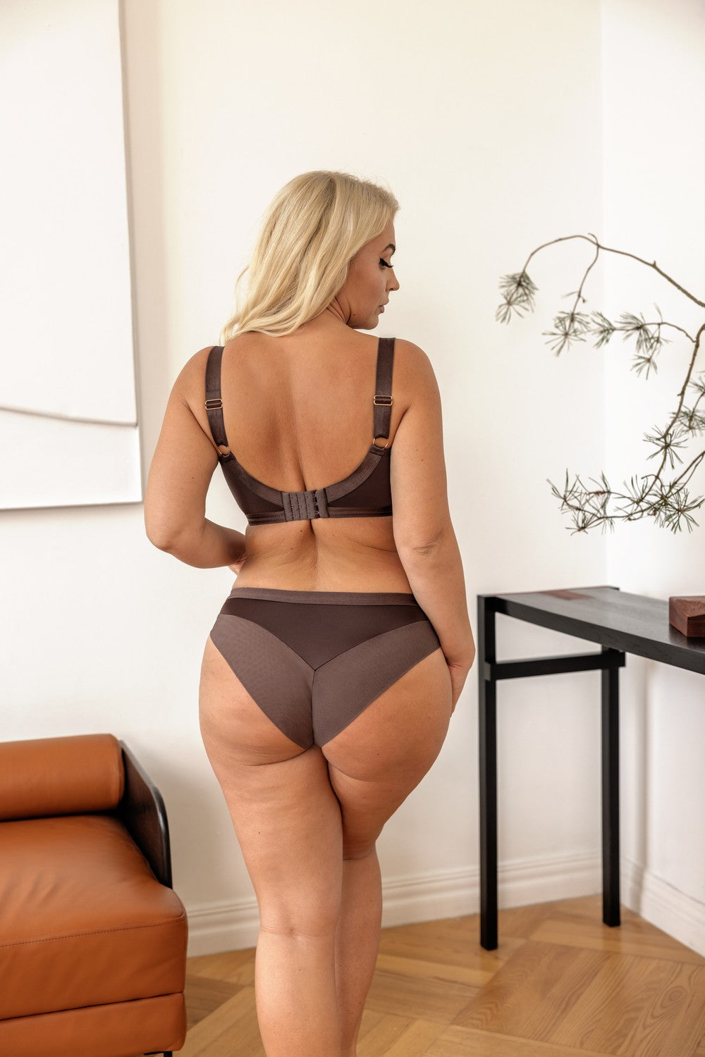 KrisLine Frappe – Reggiseno a Coppa Morbida Intera con Ferretto e Ricamo Floreale Marrone