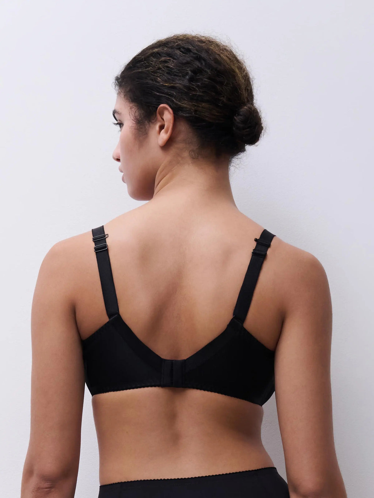 Chantelle Majestic – Reggiseno a Coppa Intera con Ferretto ad Alto Sostegno Nero