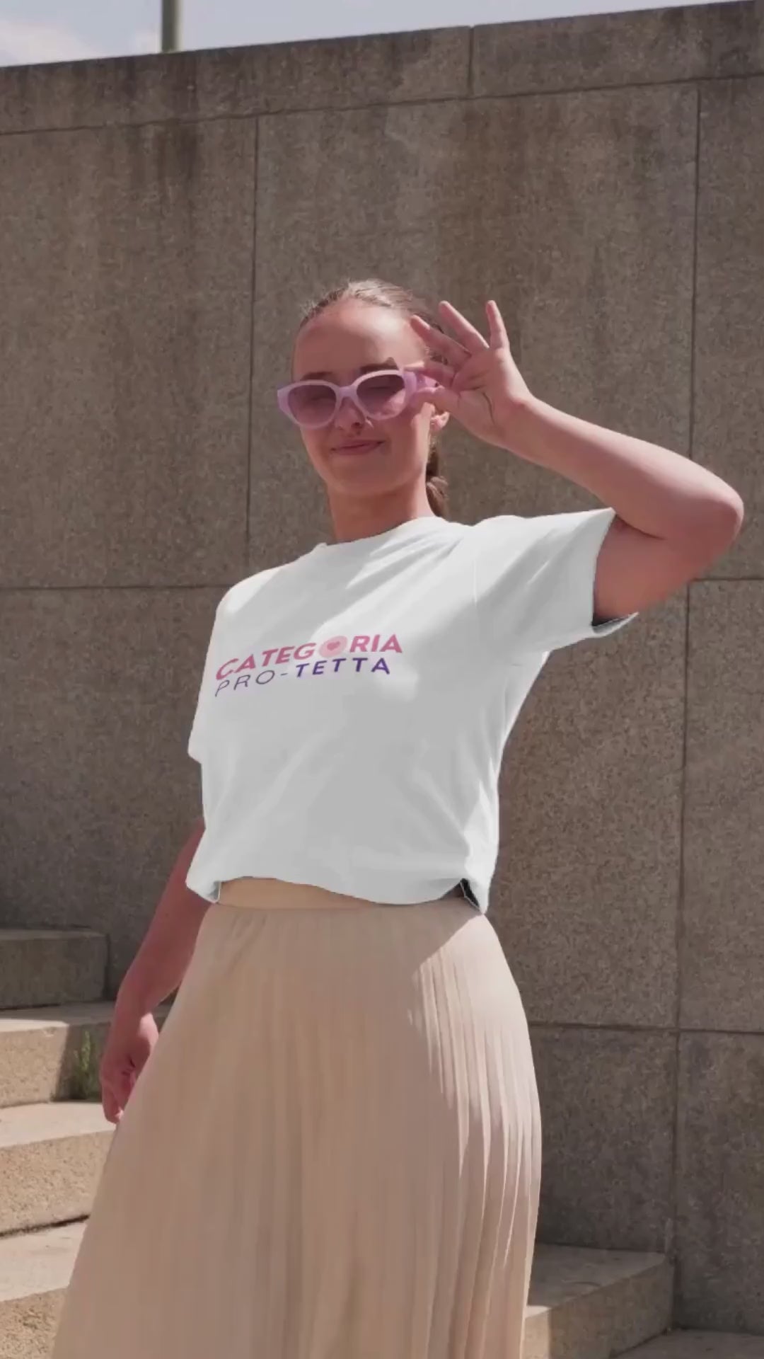 Carica video: T Shirt CATEGORIA PRO-TETTA 🎀