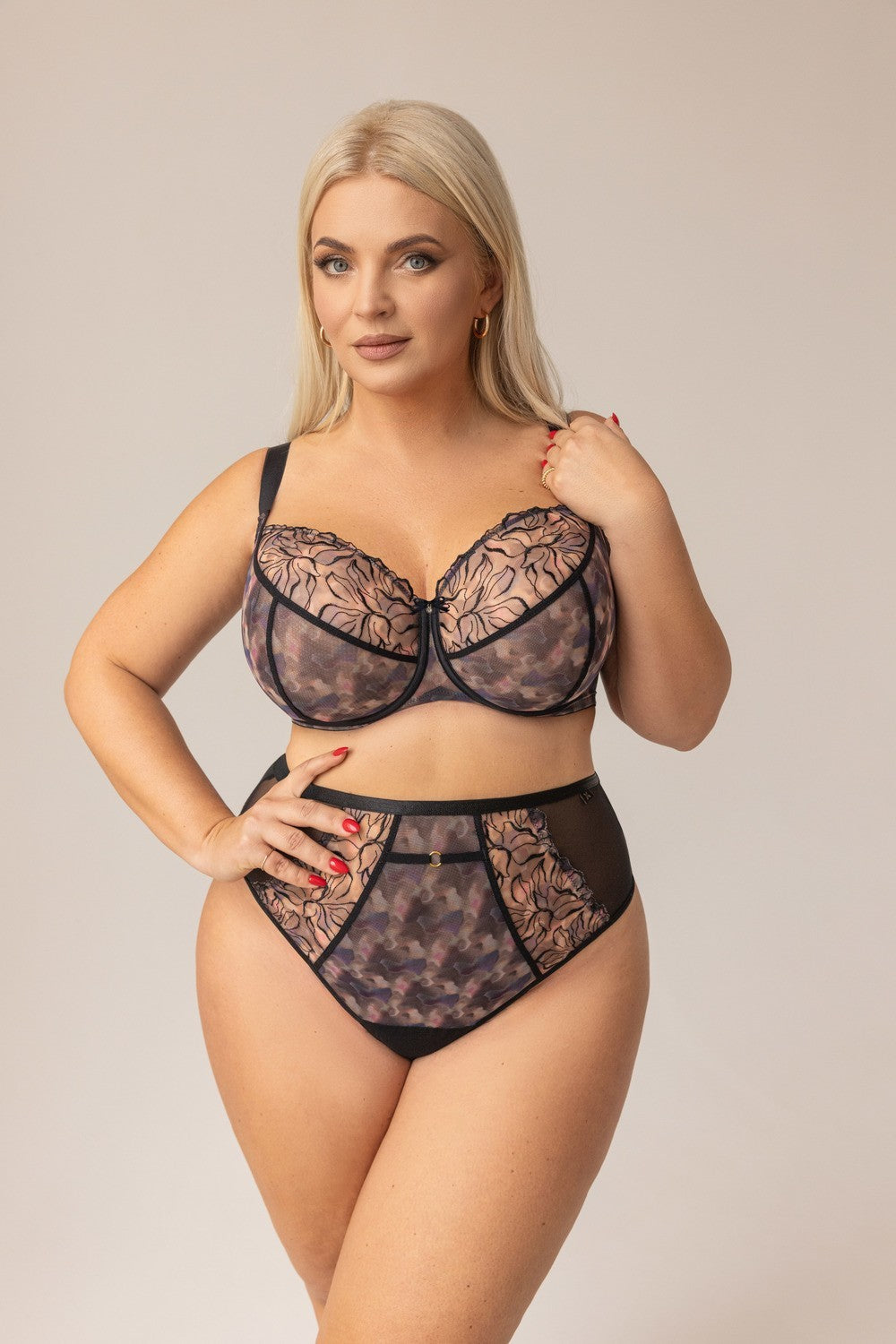 Reggiseno Plus Size Con Coppe Morbide In Tulle e Pizzo , con Ferretti - KRISLINE BLURRY