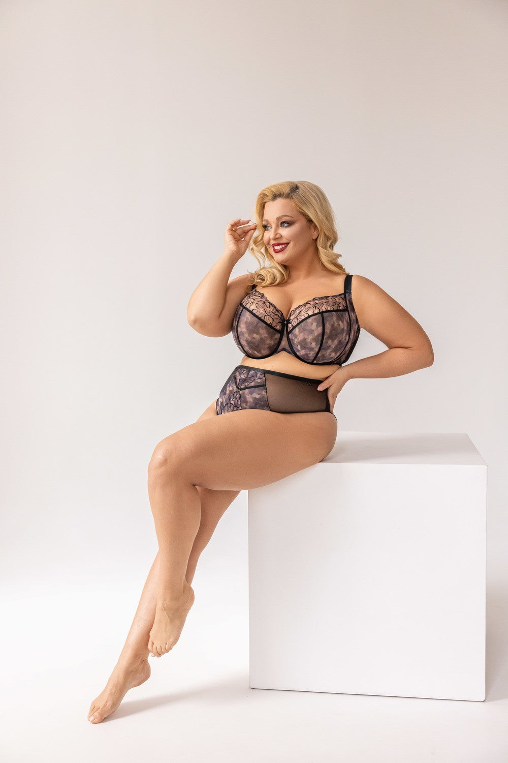 Reggiseno Plus Size con Coppe Morbide Intere e Ferretti - KRISLINE BLURRY