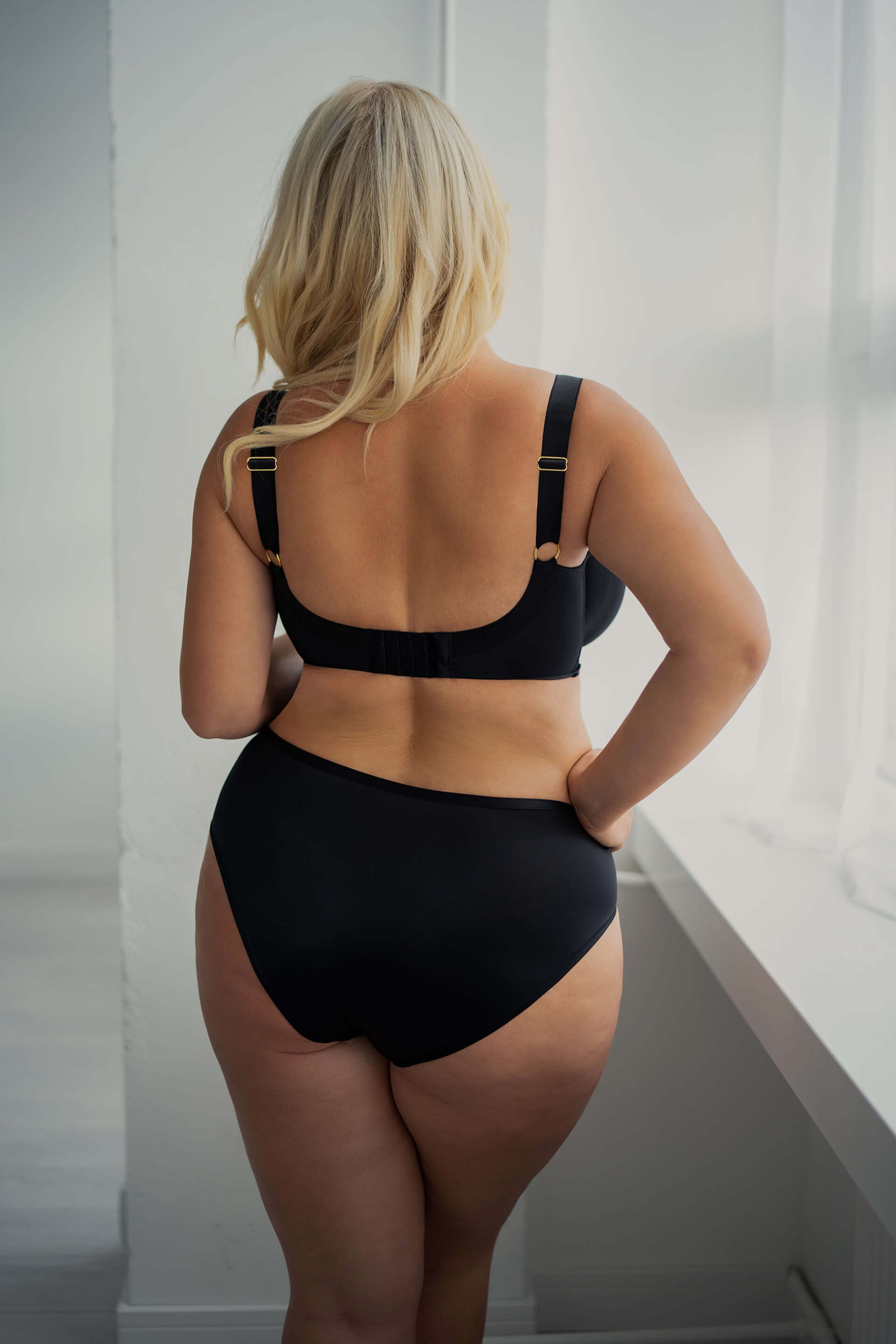 Reggiseno Plus Size Con Effetto Minimizer In Coppa Morbida Liscia Spalline Regolabili - KRISLINE CASUAL