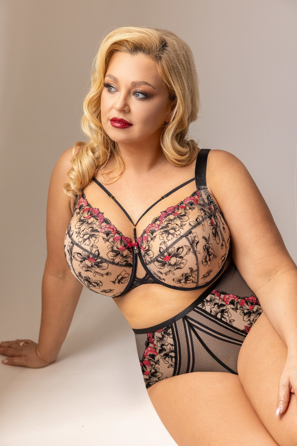 Reggiseno Taglie Forti con Coppe Intere Morbide con Supporto Laterale e Laccetti - KRISLINE FLAMENCO