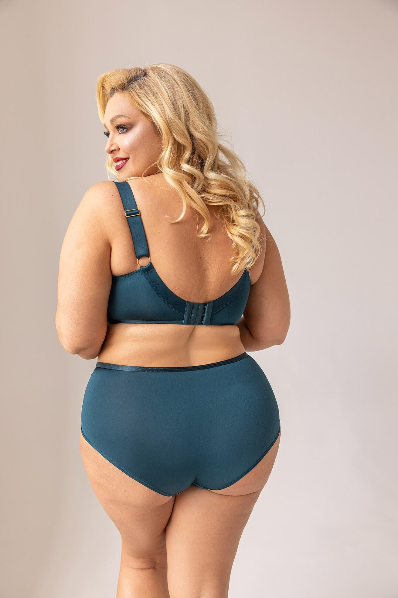 Reggiseno Taglie Forti con Coppe Intere Morbide in Tulle e Pizzo ,con Side Support - KRISLINE PALAZZO