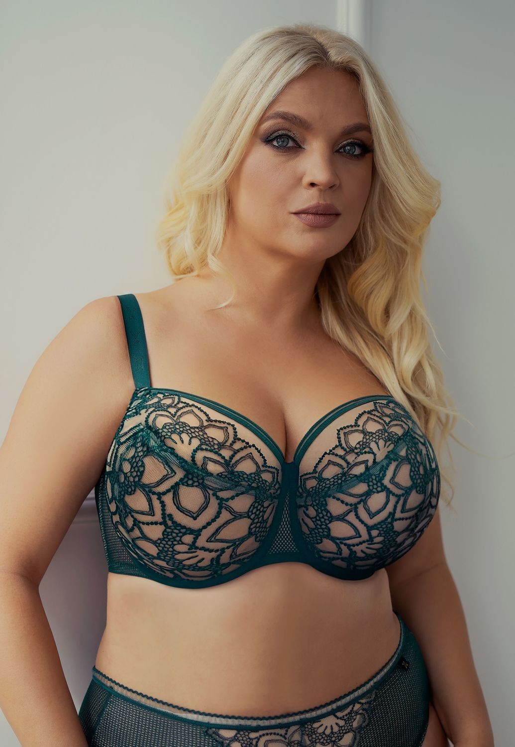 Reggiseno Taglie Forti con Coppe Morbide Intere per Seno Grande - KRISLINE ESSENCE PLUNGE