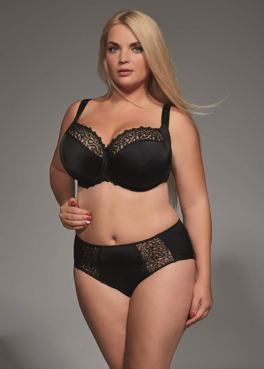 Reggiseno Taglie Forti Con Coppe Semi Imbottite e Ferretti con Pizzo - Krisline BETTY Nero
