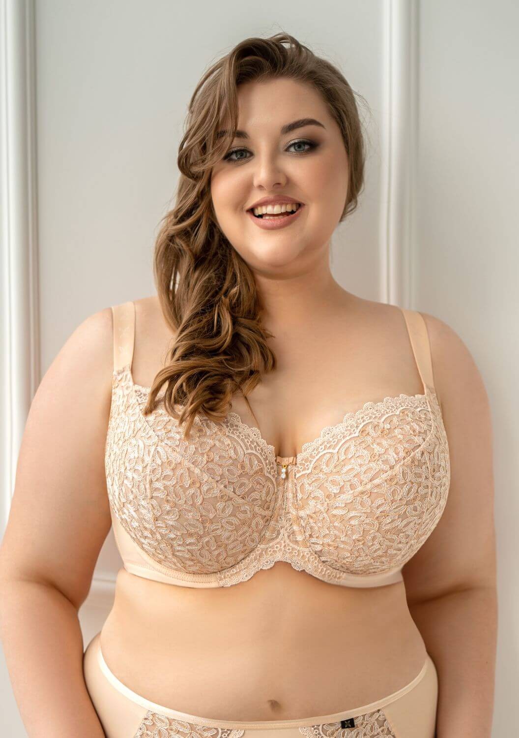Reggiseno Taglie Forti Con Pizzo Delicato E Ferretti - Krisline BETTY Cappuccino