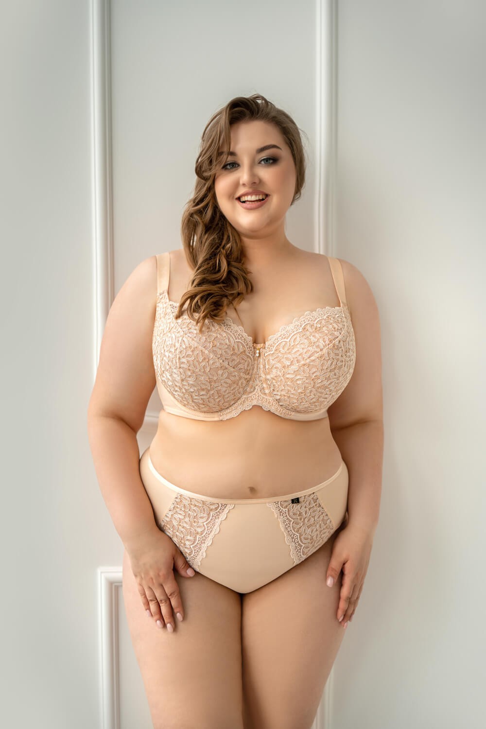 Reggiseno Taglie Forti Con Pizzo Delicato E Ferretti - Krisline BETTY Cappuccino