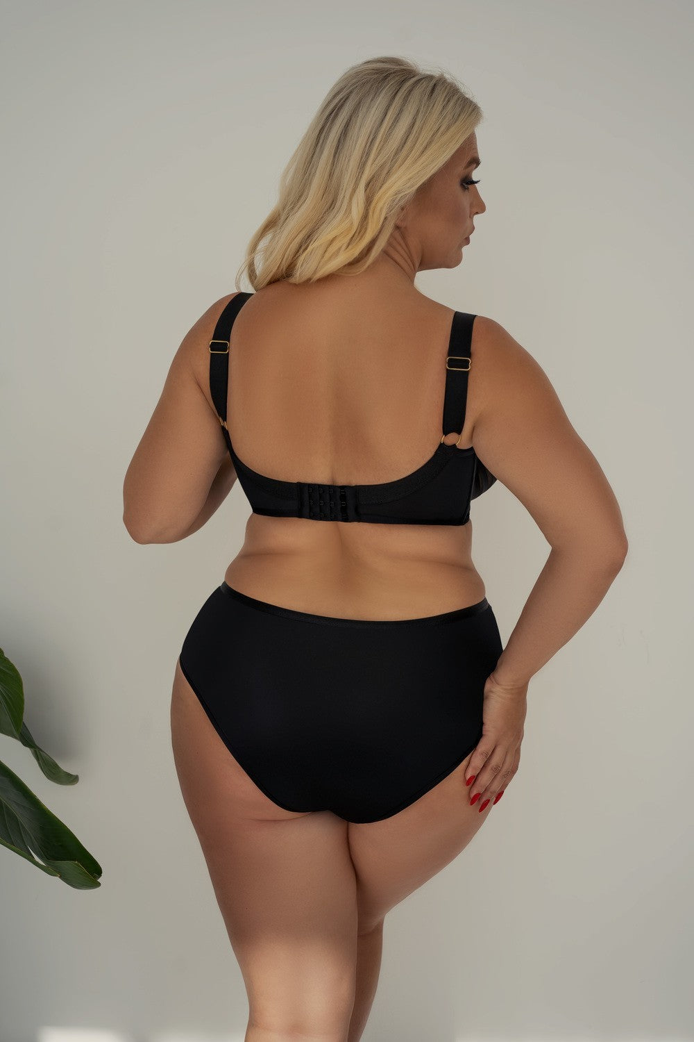 Slip Plus Size Vita Alta Taglio Classico ,Leggermente Contenitivo, Monocromatico con Trasparenze sui Fianchi - KRISLINE CASUAL