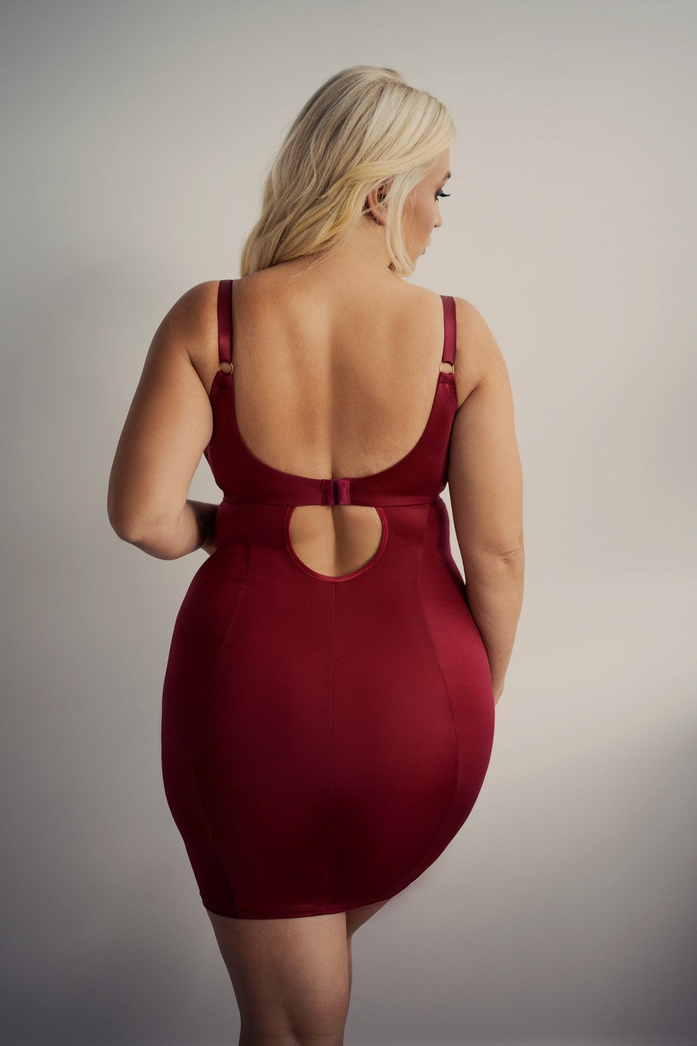 Sottoveste Plus Size con Coppe Morbide Leggermente Contenitivo - KRISLINE RUBIN